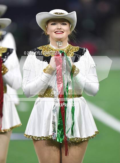 Thumbnail 3 in Iowa Park vs. Pleasant Grove (UIL 4A Division 2 Semifinal) photogallery.