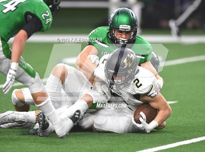 Thumbnail 3 in Iowa Park vs. Pleasant Grove (UIL 4A Division 2 Semifinal) photogallery.