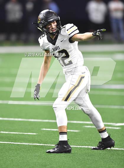 Thumbnail 2 in Iowa Park vs. Pleasant Grove (UIL 4A Division 2 Semifinal) photogallery.