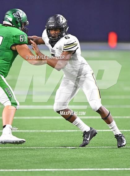 Thumbnail 3 in Iowa Park vs. Pleasant Grove (UIL 4A Division 2 Semifinal) photogallery.
