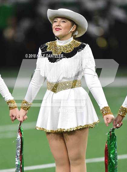 Thumbnail 3 in Iowa Park vs. Pleasant Grove (UIL 4A Division 2 Semifinal) photogallery.