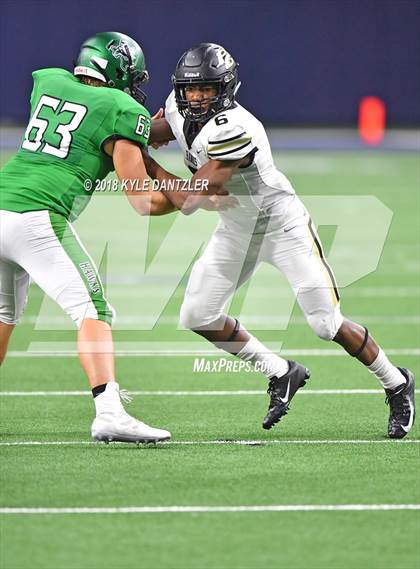 Thumbnail 2 in Iowa Park vs. Pleasant Grove (UIL 4A Division 2 Semifinal) photogallery.