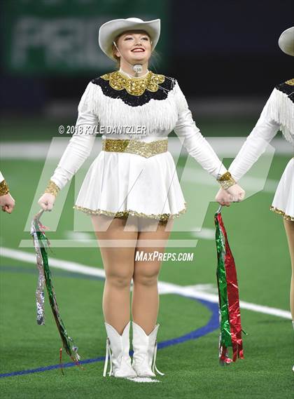 Thumbnail 2 in Iowa Park vs. Pleasant Grove (UIL 4A Division 2 Semifinal) photogallery.