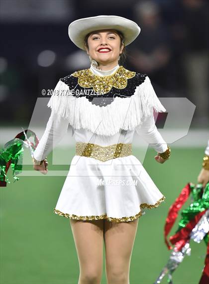 Thumbnail 3 in Iowa Park vs. Pleasant Grove (UIL 4A Division 2 Semifinal) photogallery.