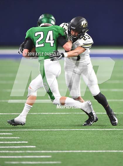 Thumbnail 3 in Iowa Park vs. Pleasant Grove (UIL 4A Division 2 Semifinal) photogallery.