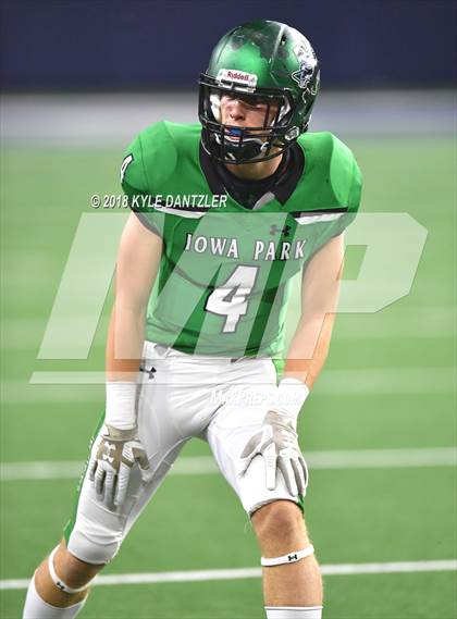 Thumbnail 1 in Iowa Park vs. Pleasant Grove (UIL 4A Division 2 Semifinal) photogallery.
