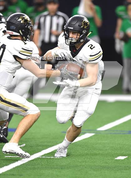 Thumbnail 3 in Iowa Park vs. Pleasant Grove (UIL 4A Division 2 Semifinal) photogallery.