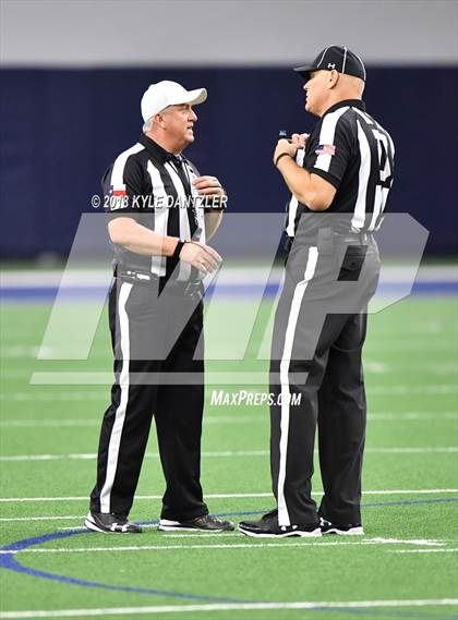Thumbnail 1 in Iowa Park vs. Pleasant Grove (UIL 4A Division 2 Semifinal) photogallery.