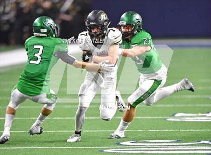 Thumbnail 1 in Iowa Park vs. Pleasant Grove (UIL 4A Division 2 Semifinal) photogallery.