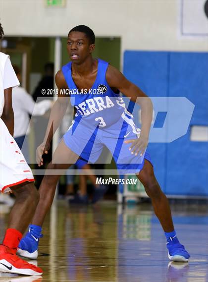 Thumbnail 3 in View Park vs. Serra (MLK Day Showdown) photogallery.