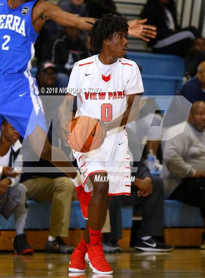 Thumbnail 2 in View Park vs. Serra (MLK Day Showdown) photogallery.