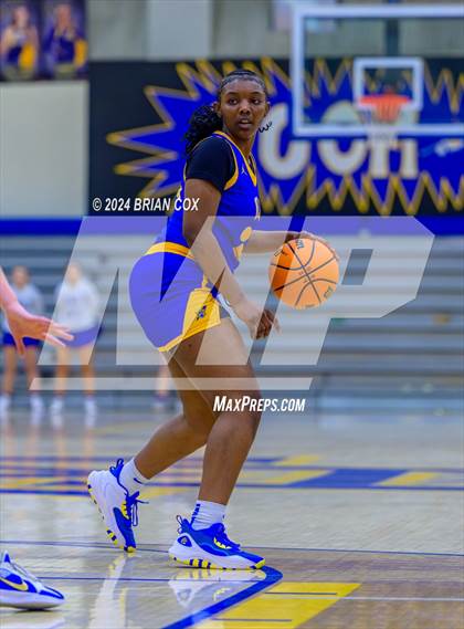 Thumbnail 3 in North Little Rock vs Mountain Home (Atlas Asphalt Holiday Classic) photogallery.