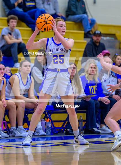 Thumbnail 2 in North Little Rock vs Mountain Home (Atlas Asphalt Holiday Classic) photogallery.