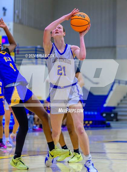 Thumbnail 1 in North Little Rock vs Mountain Home (Atlas Asphalt Holiday Classic) photogallery.