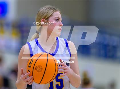 Thumbnail 2 in North Little Rock vs Mountain Home (Atlas Asphalt Holiday Classic) photogallery.