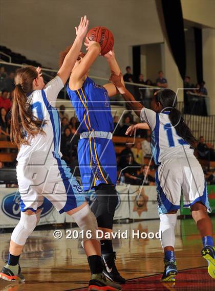 Thumbnail 2 in Agoura vs. Norco (CIF SS 2A Final) photogallery.