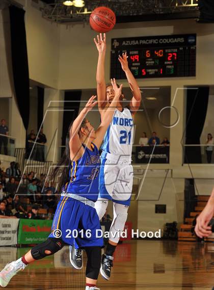Thumbnail 3 in Agoura vs. Norco (CIF SS 2A Final) photogallery.