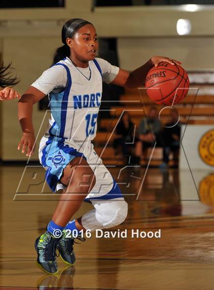 Thumbnail 2 in Agoura vs. Norco (CIF SS 2A Final) photogallery.
