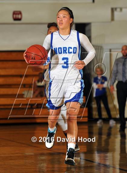 Thumbnail 1 in Agoura vs. Norco (CIF SS 2A Final) photogallery.