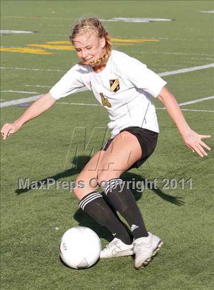 Thumbnail 2 in Newbury Park vs Arcadia (CIF SS D2 Playoffs) photogallery.