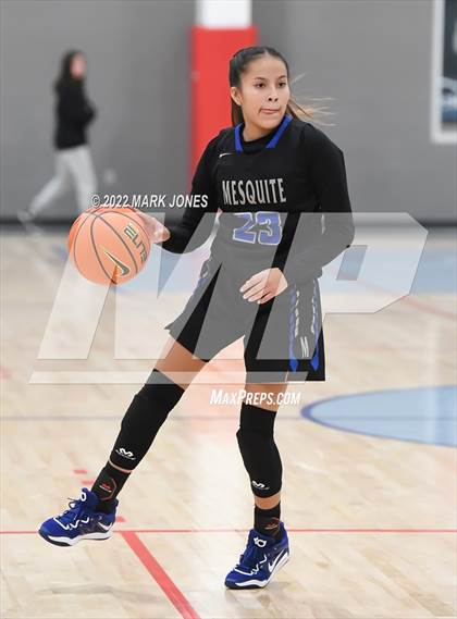 Thumbnail 2 in Mesquite vs. Cardinal Newman (Nike Tournament of Champions) photogallery.