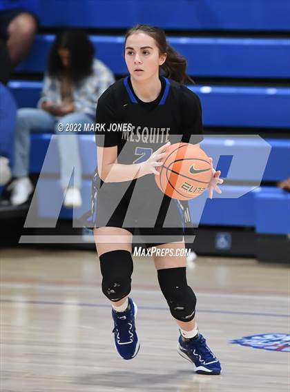 Thumbnail 2 in Mesquite vs. Cardinal Newman (Nike Tournament of Champions) photogallery.