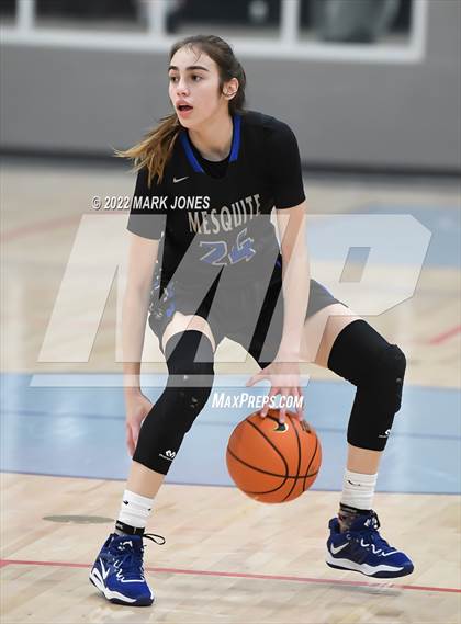 Thumbnail 1 in Mesquite vs. Cardinal Newman (Nike Tournament of Champions) photogallery.