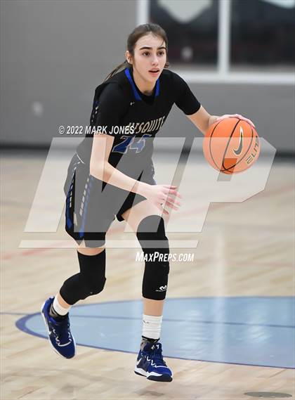 Thumbnail 2 in Mesquite vs. Cardinal Newman (Nike Tournament of Champions) photogallery.