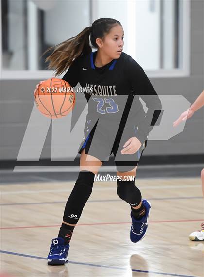 Thumbnail 1 in Mesquite vs. Cardinal Newman (Nike Tournament of Champions) photogallery.