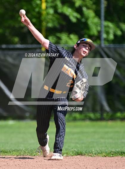 Thumbnail 2 in North Haven @ Daniel Hand (SCC Semifinal) photogallery.