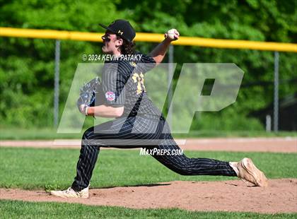 Thumbnail 3 in North Haven @ Daniel Hand (SCC Semifinal) photogallery.