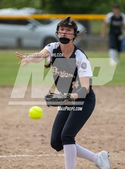 Thumbnail 2 in Gering vs Chadron (North Platte Softball Classic) photogallery.