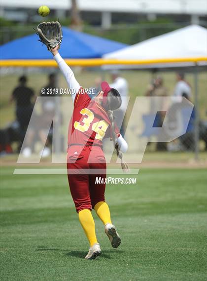Thumbnail 1 in Roosevelt vs. Chavez (CIF LACS D1 Final) photogallery.