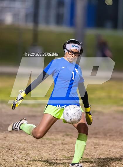 Thumbnail 1 in St. Joseph vs. Highland (CIF CS D2 Playoff) photogallery.