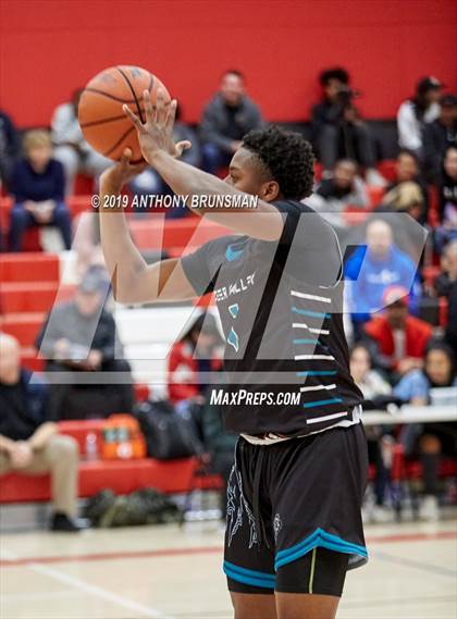 Thumbnail 2 in Kennedy vs Deer Valley (Cordova Christmas Classic) photogallery.