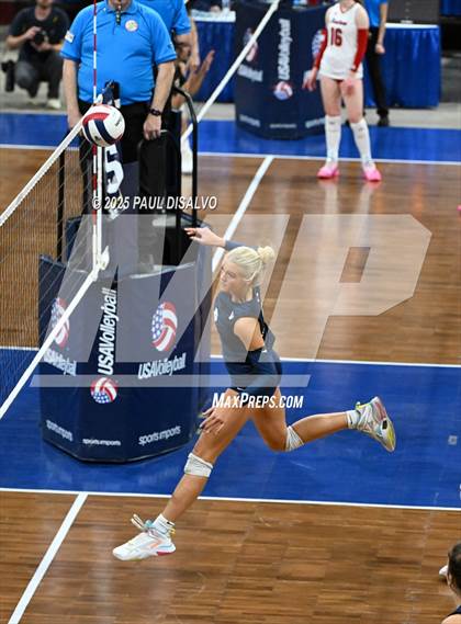 Thumbnail 2 in Valor Christian vs. Chaparral (CHSAA 5A State Final) photogallery.