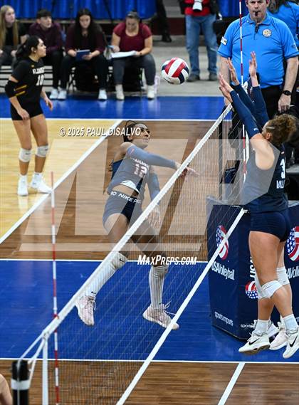 Thumbnail 2 in Valor Christian vs. Chaparral (CHSAA 5A State Final) photogallery.