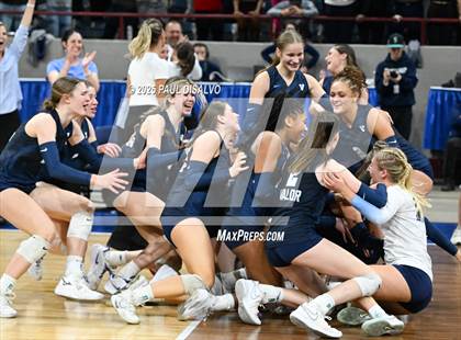 Thumbnail 2 in Valor Christian vs. Chaparral (CHSAA 5A State Final) photogallery.