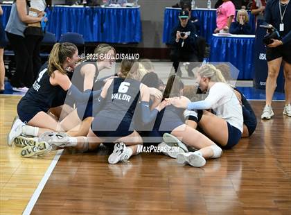 Thumbnail 2 in Valor Christian vs. Chaparral (CHSAA 5A State Final) photogallery.