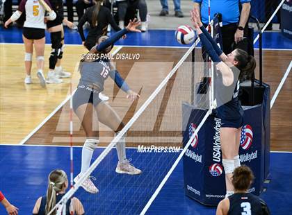 Thumbnail 2 in Valor Christian vs. Chaparral (CHSAA 5A State Final) photogallery.
