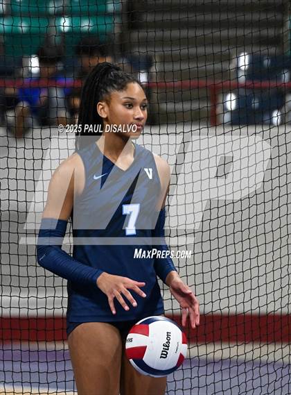 Thumbnail 2 in Valor Christian vs. Chaparral (CHSAA 5A State Final) photogallery.