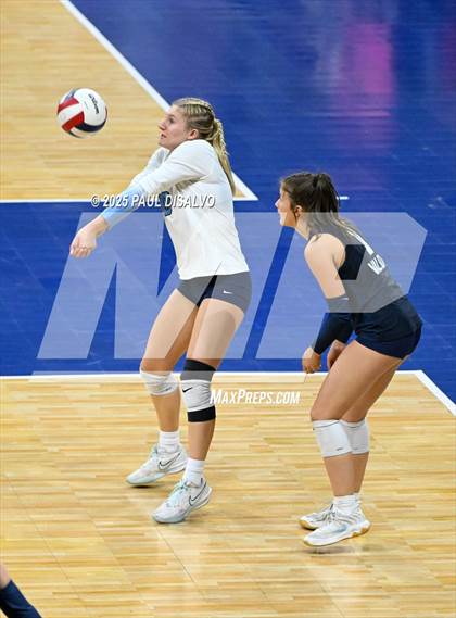 Thumbnail 2 in Valor Christian vs. Chaparral (CHSAA 5A State Final) photogallery.