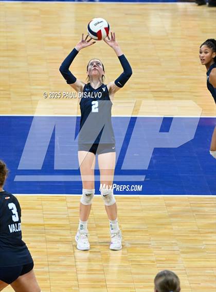 Thumbnail 3 in Valor Christian vs. Chaparral (CHSAA 5A State Final) photogallery.