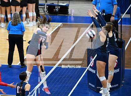 Thumbnail 3 in Valor Christian vs. Chaparral (CHSAA 5A State Final) photogallery.