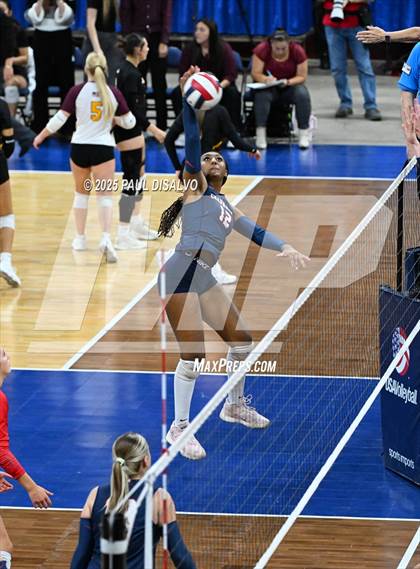 Thumbnail 1 in Valor Christian vs. Chaparral (CHSAA 5A State Final) photogallery.