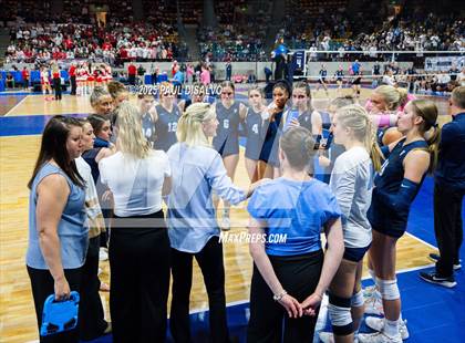 Thumbnail 1 in Valor Christian vs. Chaparral (CHSAA 5A State Final) photogallery.