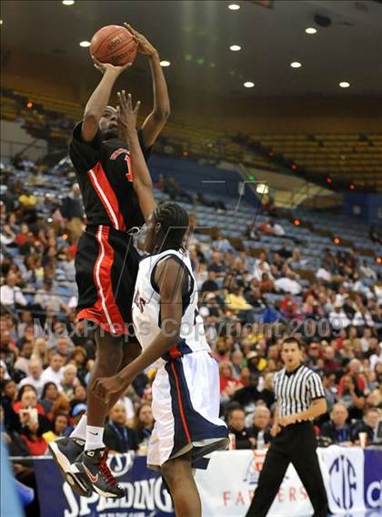 Thumbnail 1 in Westchester vs King (CIF SoCal D1 Final) photogallery.