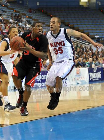 Thumbnail 2 in Westchester vs King (CIF SoCal D1 Final) photogallery.