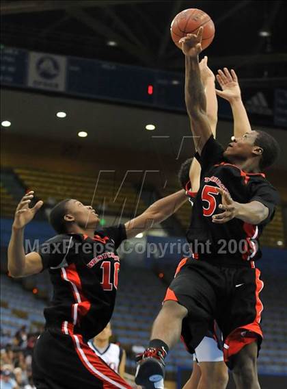 Thumbnail 2 in Westchester vs King (CIF SoCal D1 Final) photogallery.