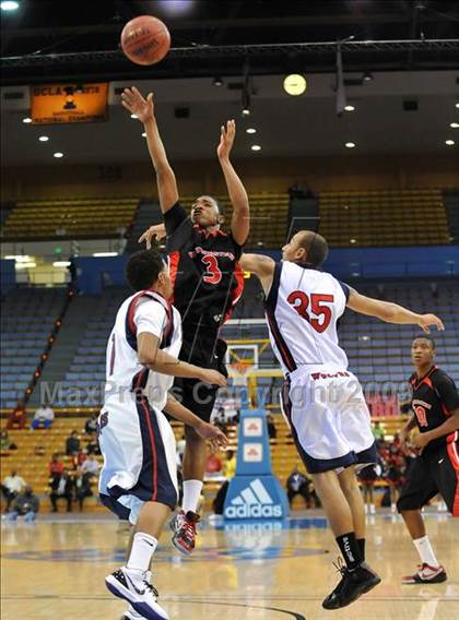 Thumbnail 2 in Westchester vs King (CIF SoCal D1 Final) photogallery.